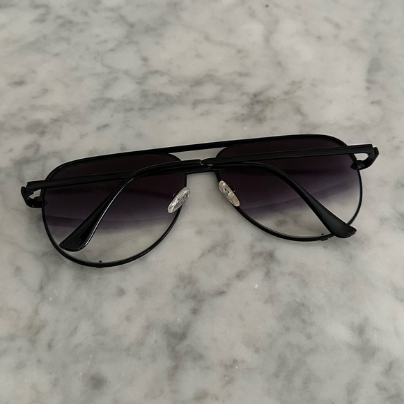 QUAY Australia High Key Aviator Sunglasses. - Picture 2 of 5